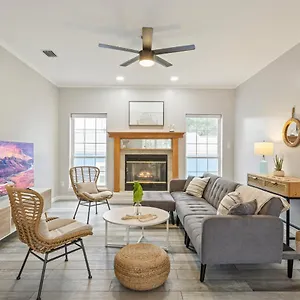 https://pcb-cottage-steps-from-the-beach-sleeps-8.panamacity-beachhotels.com