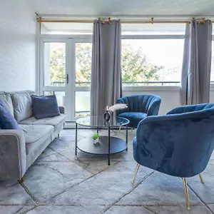 https://apt-entire-3-bedroom-luxury-in-with-private-balcony.brighton-hotels-england.com